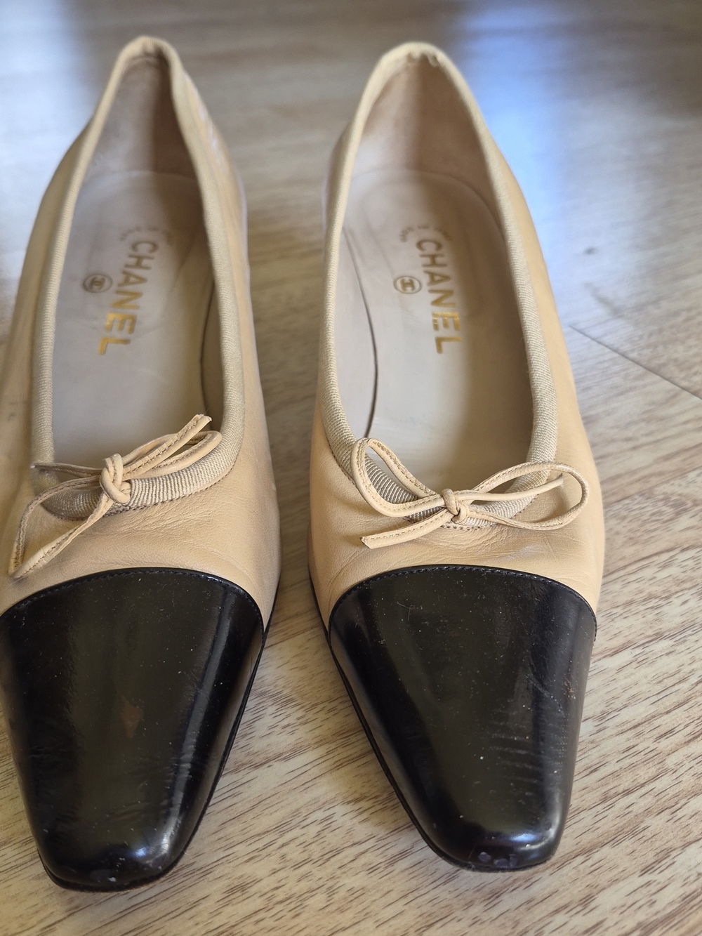 Chanel Beige and Black Cap-Toe Ballet heels - Picture 7 of 8
